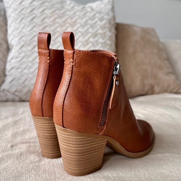 New Women's Target Universal Thread Tan Brown Ankle Boots Block Heel NIB NWT 7 - Picture 7 of 12